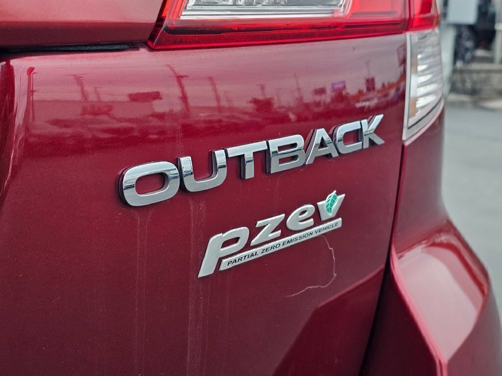 Used 2011 Subaru Outback 2.5i Limited AWD/4WD image 15