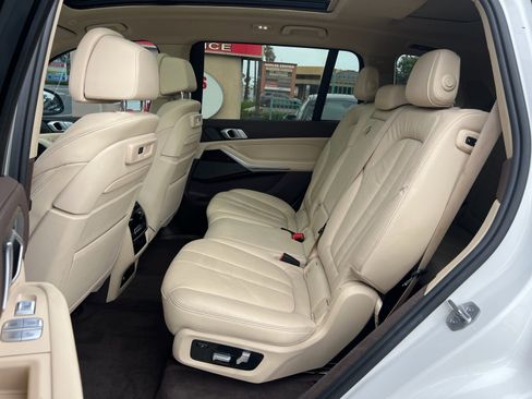 Used 2019 BMW X7 xDrive40i w/ Premium Package AWD/4WD image 31
