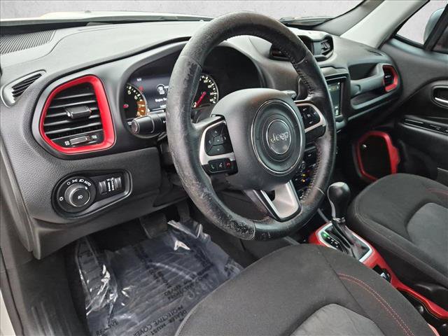 Used 2019 Jeep Renegade Trailhawk w/ LED Lighting Group AWD/4WD image 16