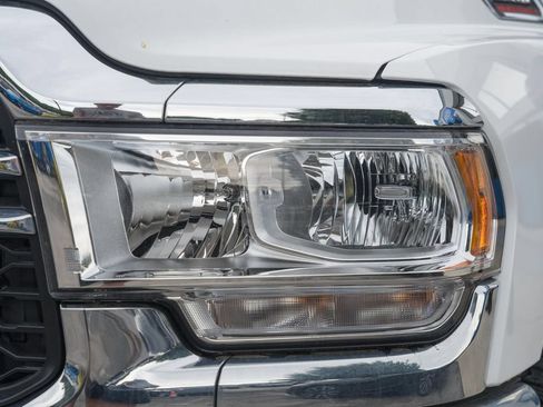 Used 2022 RAM 2500 Tradesman w/ Chrome Appearance Group AWD/4WD image 10