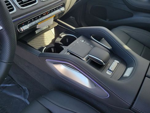 New 2026 Mercedes-Benz GLS 450 4MATIC image 31