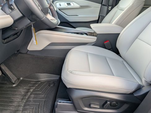New 2026 Ford Explorer Active w/ Active Comfort Package image 15
