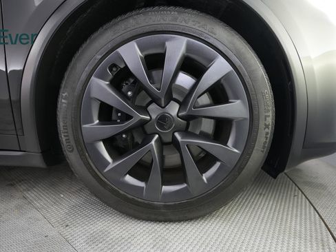 Used 2023 Tesla Model X image 19