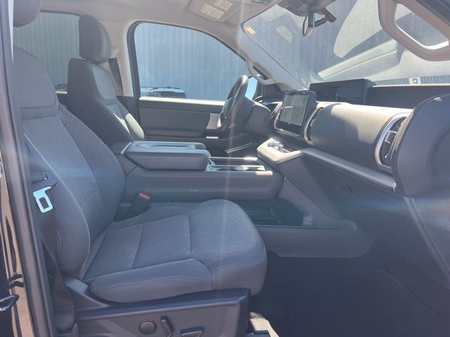 Used 2025 Ford Expedition Active AWD/4WD image 16