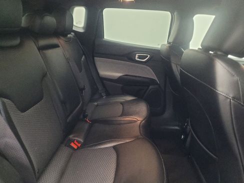 Used 2024 Jeep Compass Latitude AWD/4WD image 19