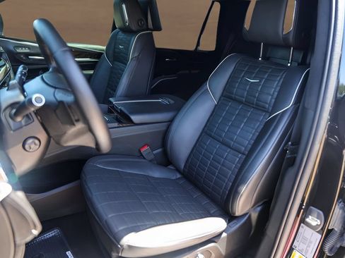 Certified 2023 Cadillac Escalade Premium Luxury Platinum AWD/4WD image 7