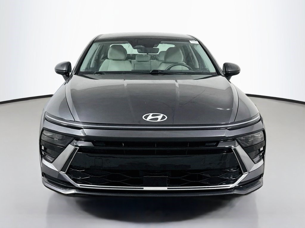 Used 2025 Hyundai Sonata SEL FWD image 2