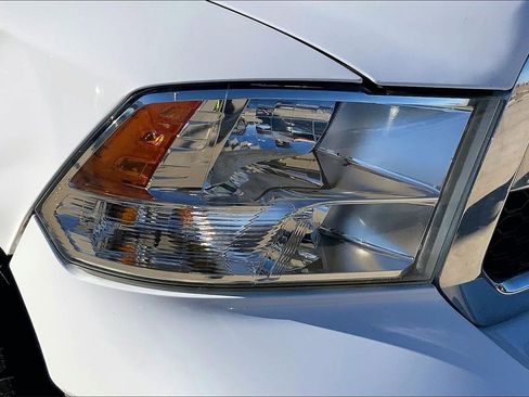 Used 2019 RAM 1500 Classic SLT image 27