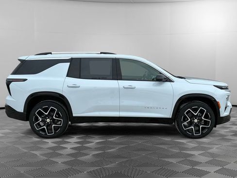 New 2026 Chevrolet Traverse High Country image 2