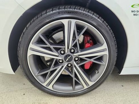 Used 2025 Genesis G70 2.5T image 54