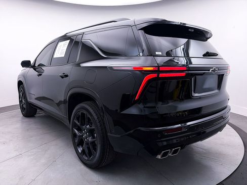Used 2024 Chevrolet Traverse RS image 16