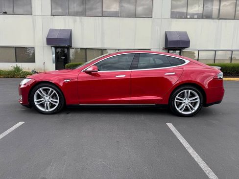 Used 2013 Tesla Model S Performance image 10