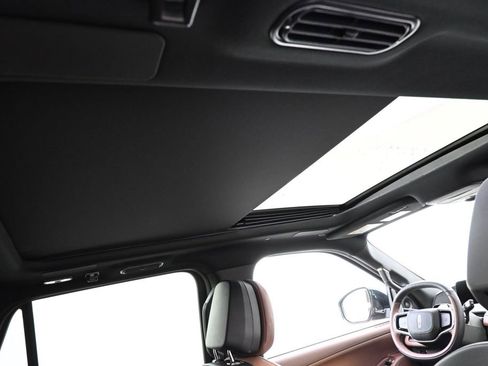 New 2026 Lincoln Navigator Reserve AWD/4WD image 17