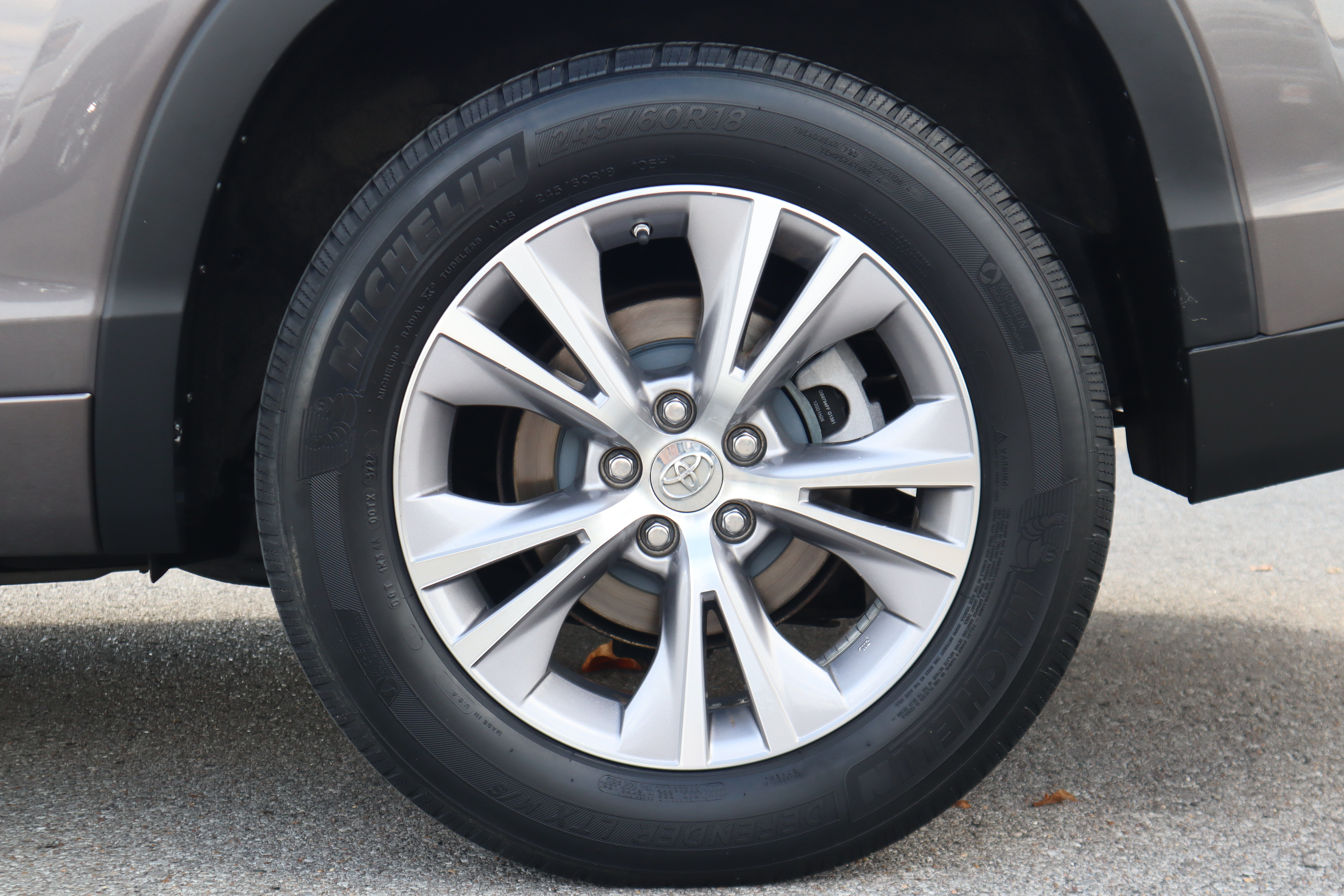 Used 2015 Toyota Highlander XLE FWD image 11
