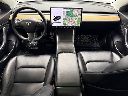 Used 2019 Tesla Model 3 Standard Range image 12