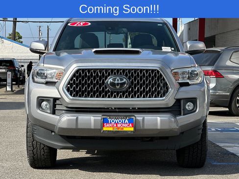 Used 2018 Toyota Tacoma TRD Sport image 9