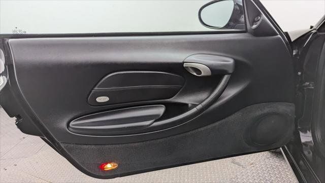 Used 2001 Porsche Boxster RWD image 12