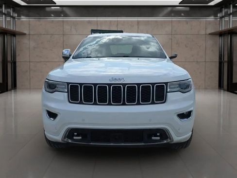 Used 2018 Jeep Grand Cherokee Overland image 4