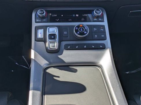 Used 2024 Hyundai Palisade Calligraphy image 17