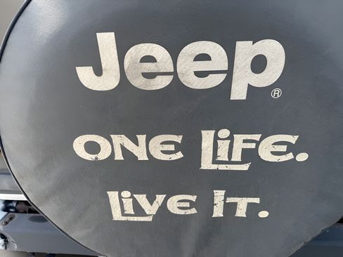Used 2004 Jeep Wrangler X AWD/4WD image 9