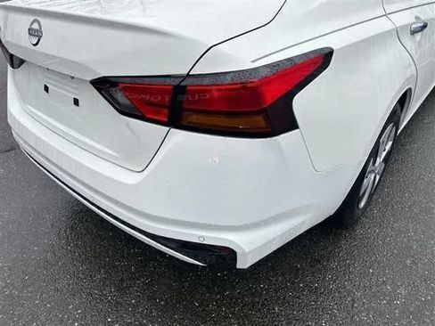 Certified 2025 Nissan Altima 2.5 S FWD image 15