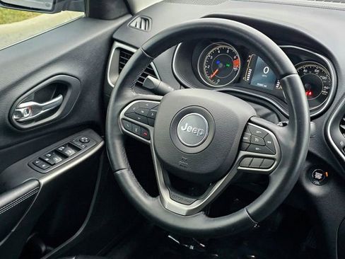 Used 2019 Jeep Cherokee Latitude Plus w/ Comfort/Convenience Group image 30