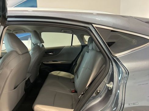 Used 2023 Toyota Venza XLE image 14