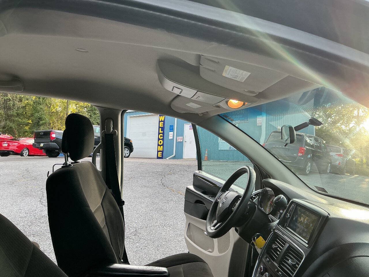 Used 2012 Dodge Grand Caravan SE FWD image 22