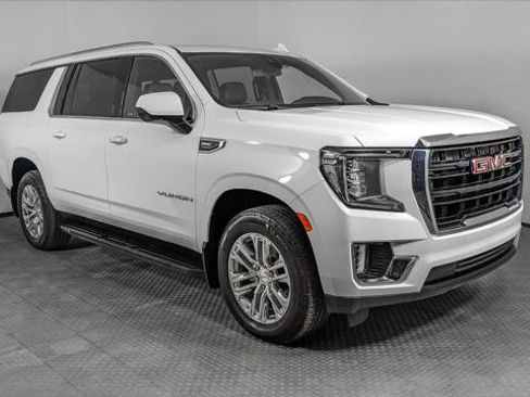 Used 2022 GMC Yukon XL SLE w/ Gmc Pro Safety Plus Package AWD/4WD image 12