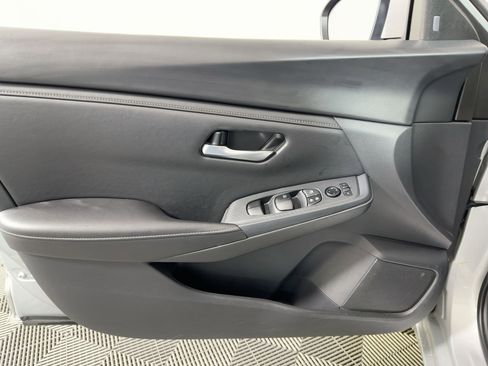 Used 2023 Nissan Sentra SV image 12