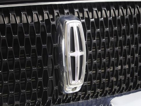 Used 2020 Lincoln Navigator L Reserve w/ Equipment Group 208A Reserve image 18