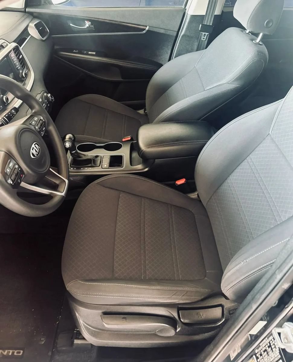 Used 2018 Kia Sorento FWD image 18