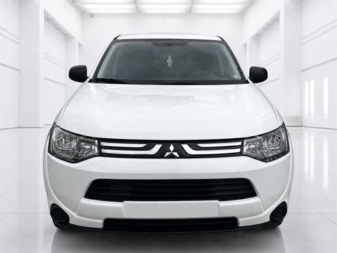 Used 2014 Mitsubishi Outlander ES FWD image 5