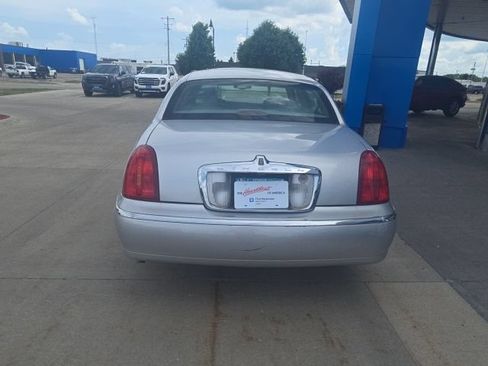 Used 1999 Lincoln Town Car Cartier RWD image 6