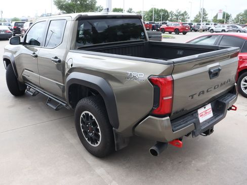 Used 2024 Toyota Tacoma TRD Off-Road image 6