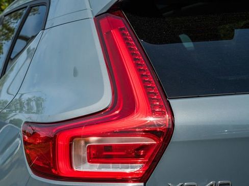 Used 2023 Volvo XC40 B5 Plus w/ Protection Package Premier AWD/4WD image 8