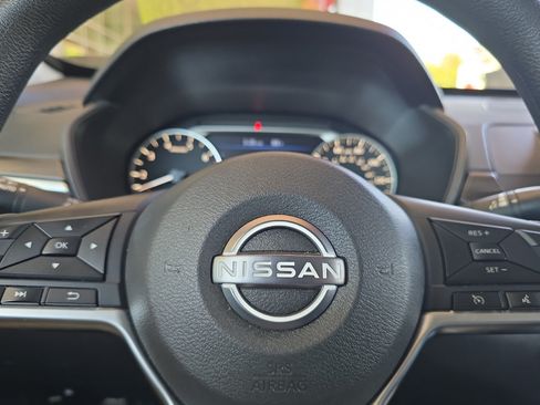 Used 2024 Nissan Altima 2.5 SV FWD image 22