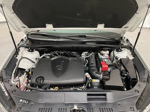 Used 2021 Toyota Avalon XLE image 22