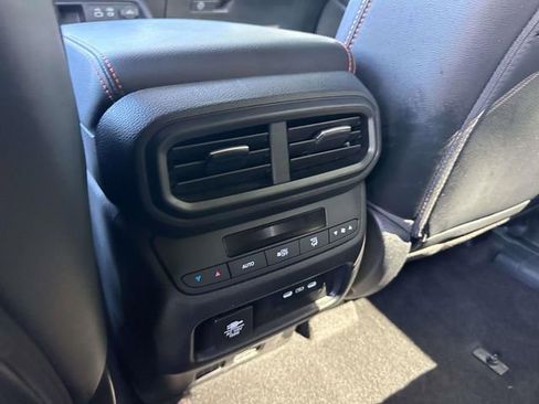 Used 2024 Honda Pilot TrailSport image 10