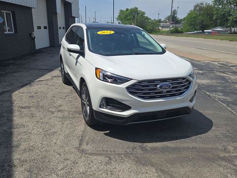 Used 2024 Ford Edge Titanium w/ Equipment Group 301A AWD/4WD image 13