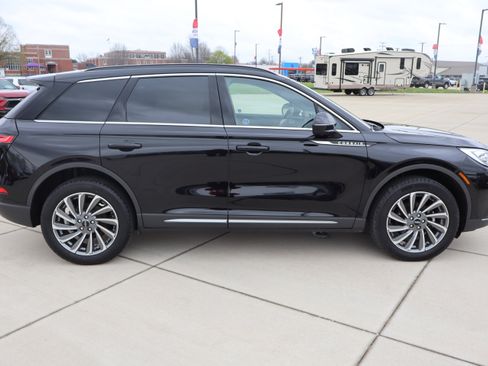 Used 2025 Lincoln Corsair Reserve AWD/4WD image 5