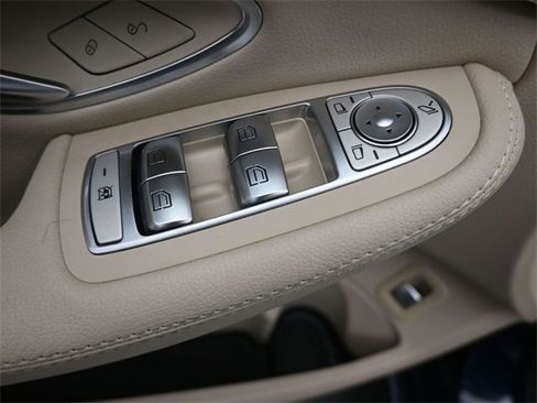 Used 2019 Mercedes-Benz C 300 Sedan image 13