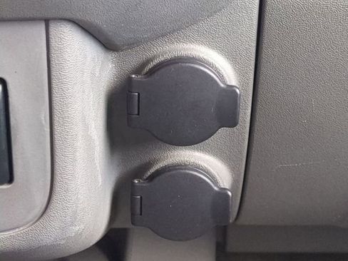 Used 2016 Nissan Frontier SV w/ SV Value Truck Package RWD image 25