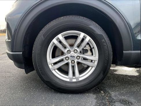 Certified 2023 Ford Explorer XLT w/ Equipment Group 202A image 9