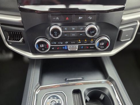 Used 2024 Ford Expedition Max XLT image 26