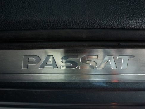 Used 2016 Volkswagen Passat 3.6 SEL Premium FWD image 13