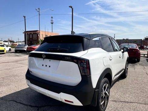 New 2026 Nissan Kicks SV image 7