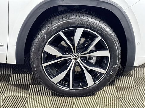 New 2026 Volkswagen Atlas SEL Premium R-Line image 24