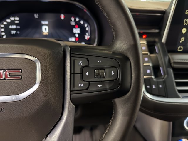 Used 2024 GMC Yukon XL SLT w/ SLT Luxury Package AWD/4WD image 19