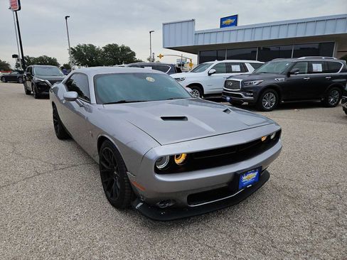 Used 2017 Dodge Challenger R/T Scat Pack w/ Dynamics Package RWD image 2